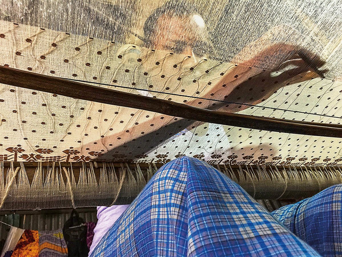 <p>Weaving age-old motifs into a sari of “New Age Muslin,” master weaver Al-Amin received support last year from Drik, the National Museum and the crafts <span class="smallcaps">ngo</span> Aarong to begin a revival initiative. </p>
