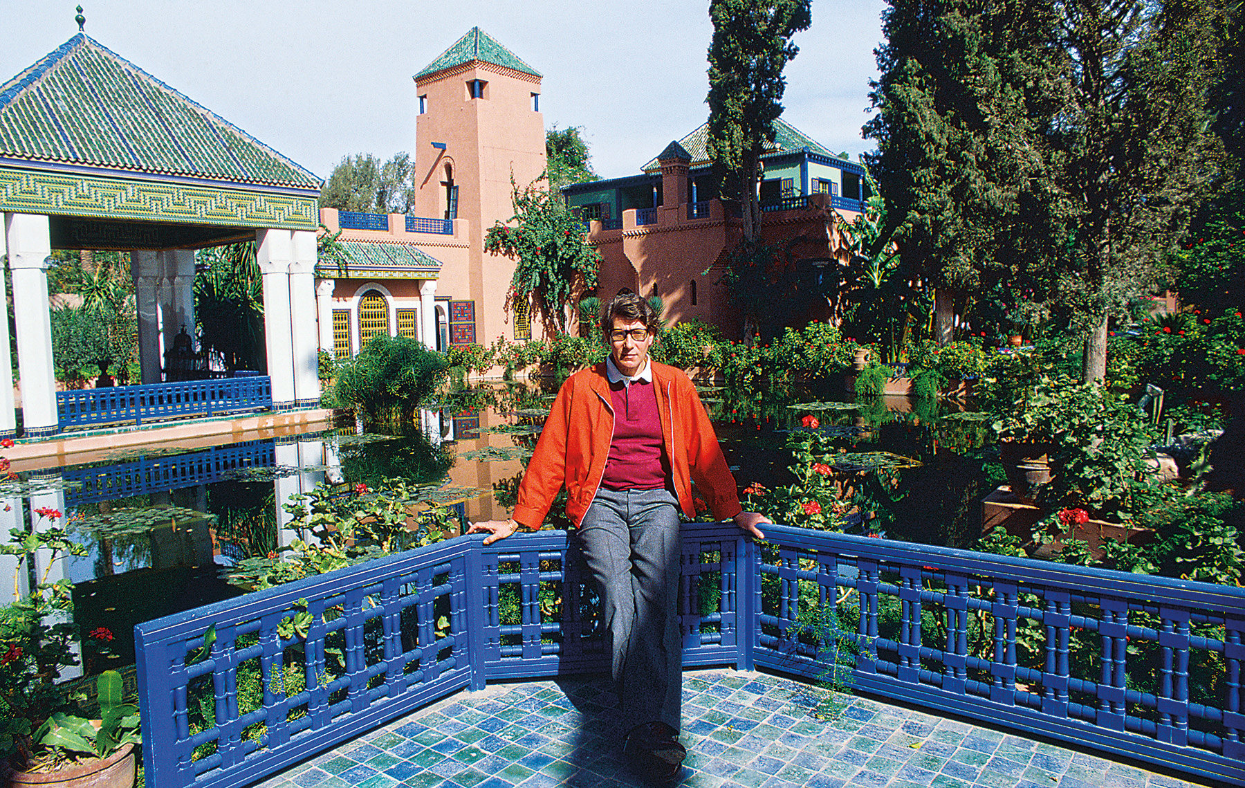 Yves Saint Laurent at Jardin Majorelle 1980.